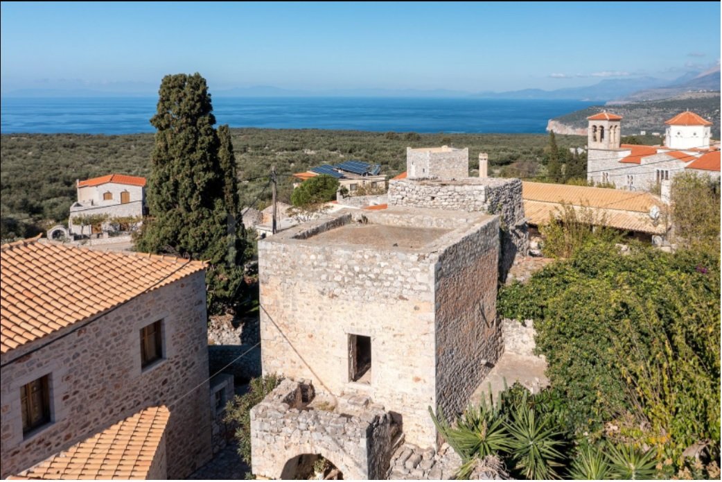 ΠΥΡΓΟΣ ΣΤΗΝ ΜΑΝΗ